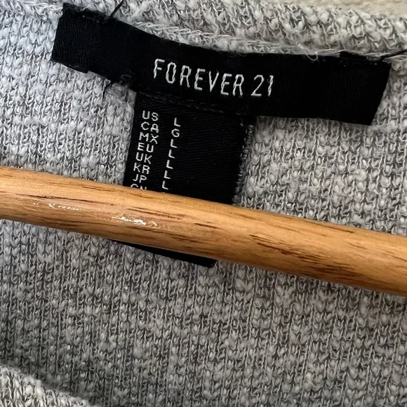 Forever 21 | Women’s Lightweight Sweater - Picture 10 of 12